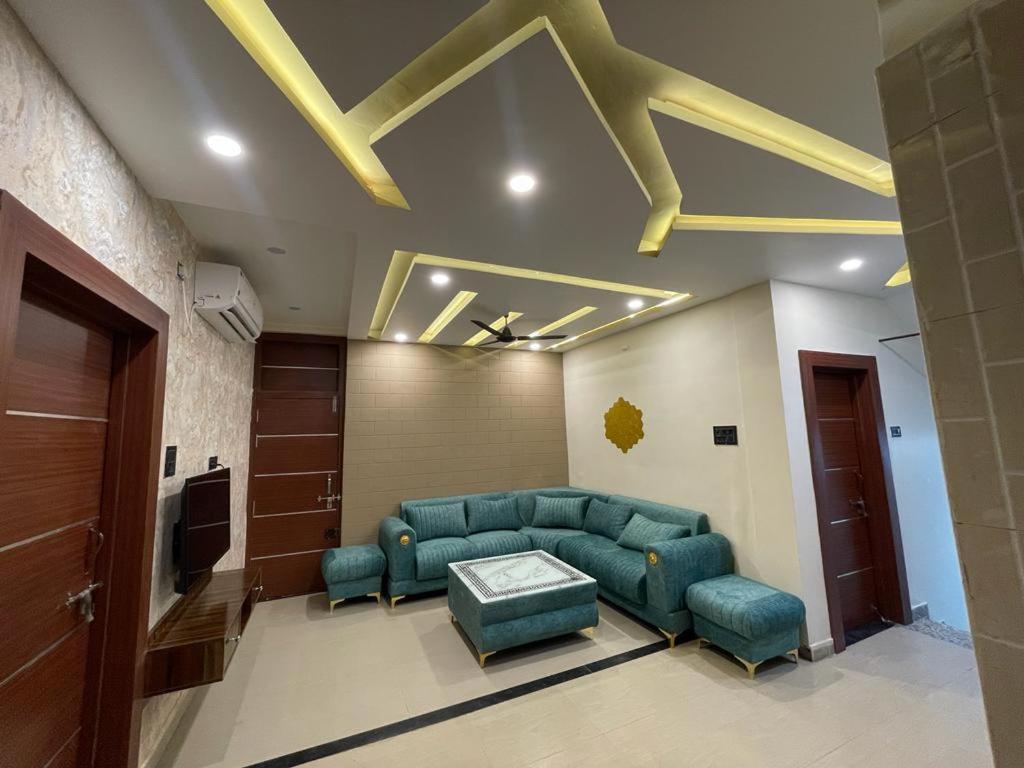 Sunrays - Unique 3Bhk In The Heart Of The City Gwalior Εξωτερικό φωτογραφία